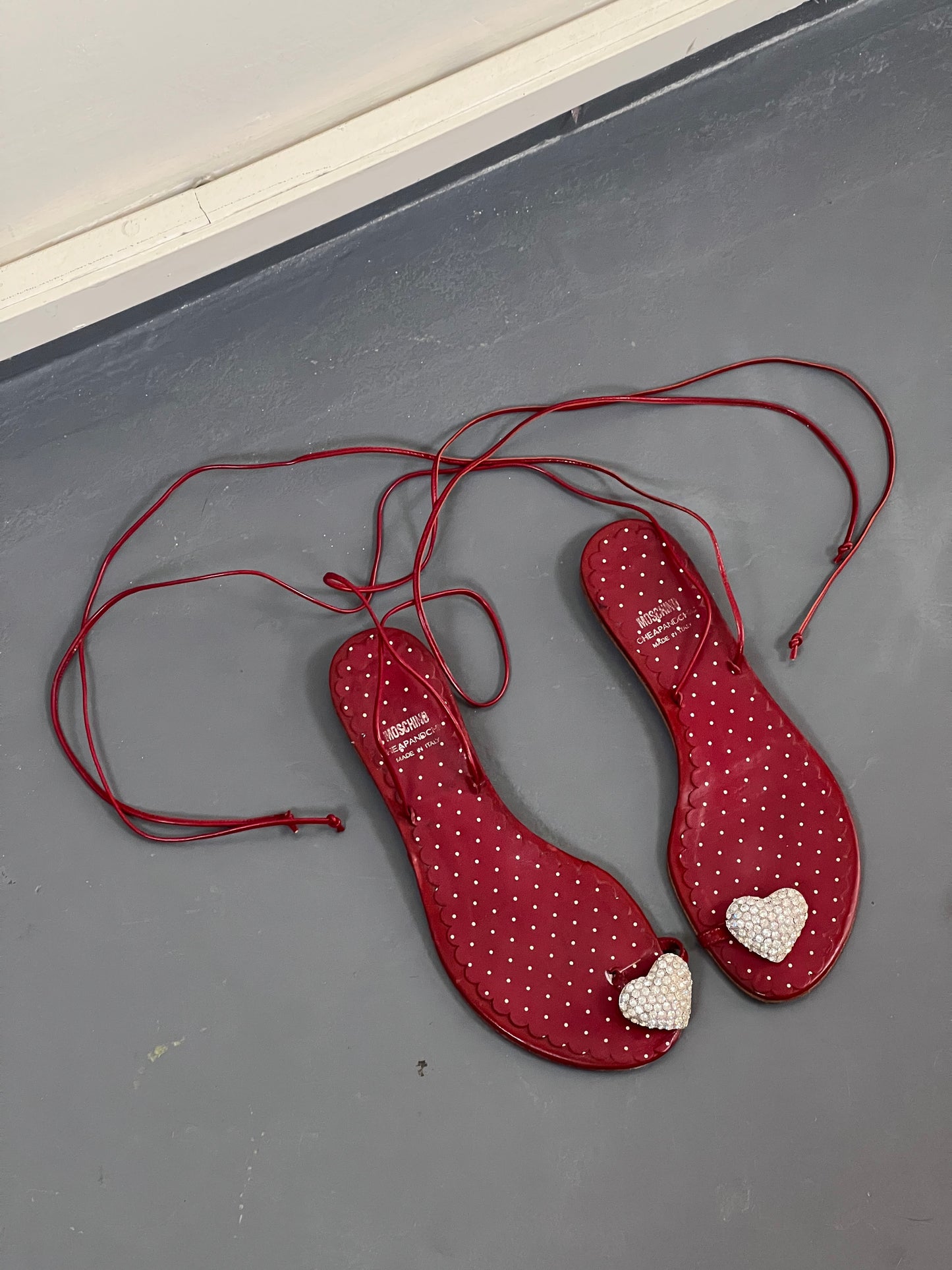 Moschino Scarlet Heart Sandals | 39