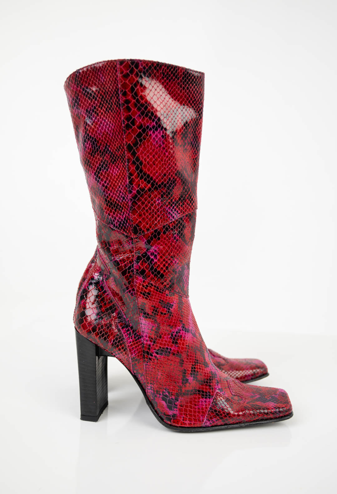 Hibiscus Leather Serpentine Boots (37)