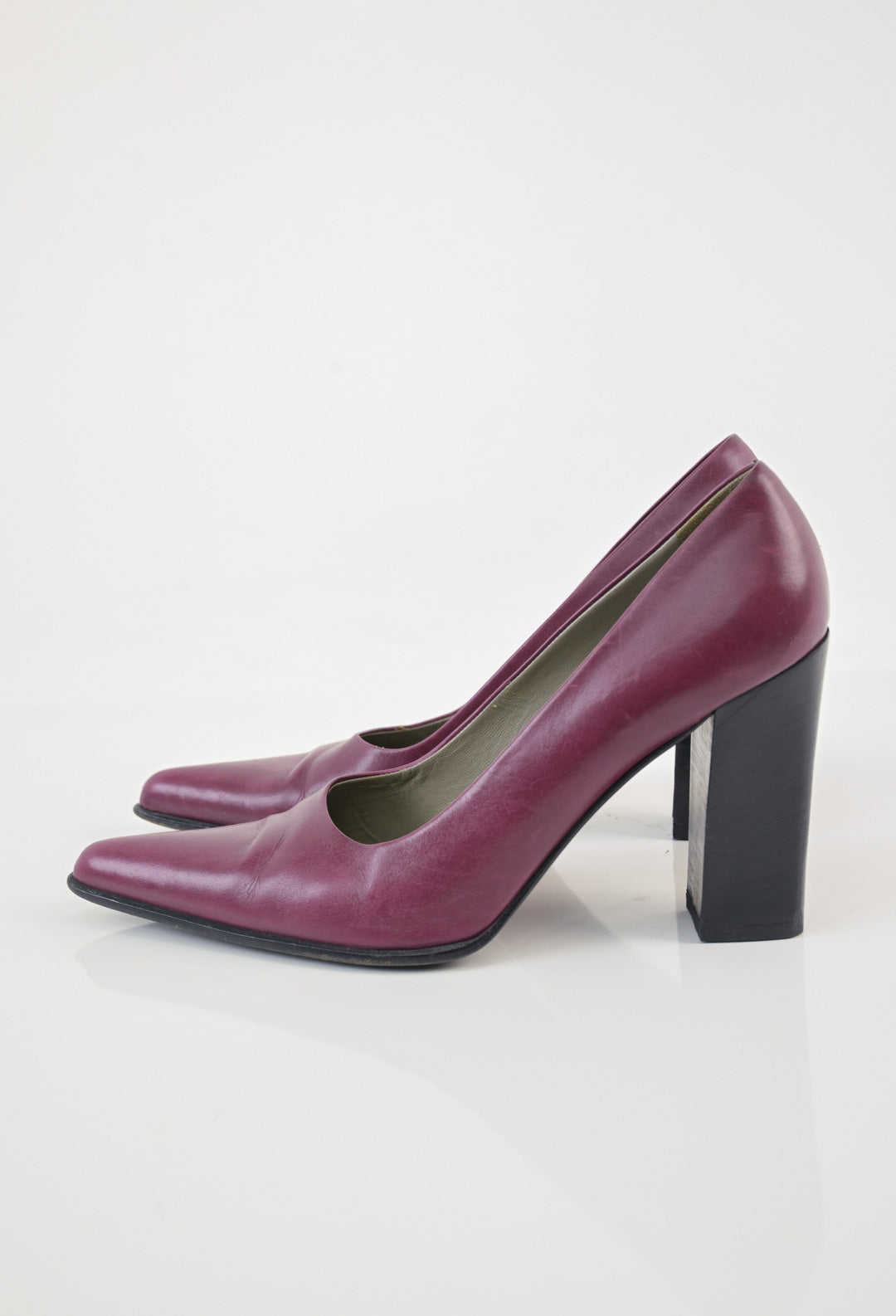 Prada Mulberry Leather Pumps (41)