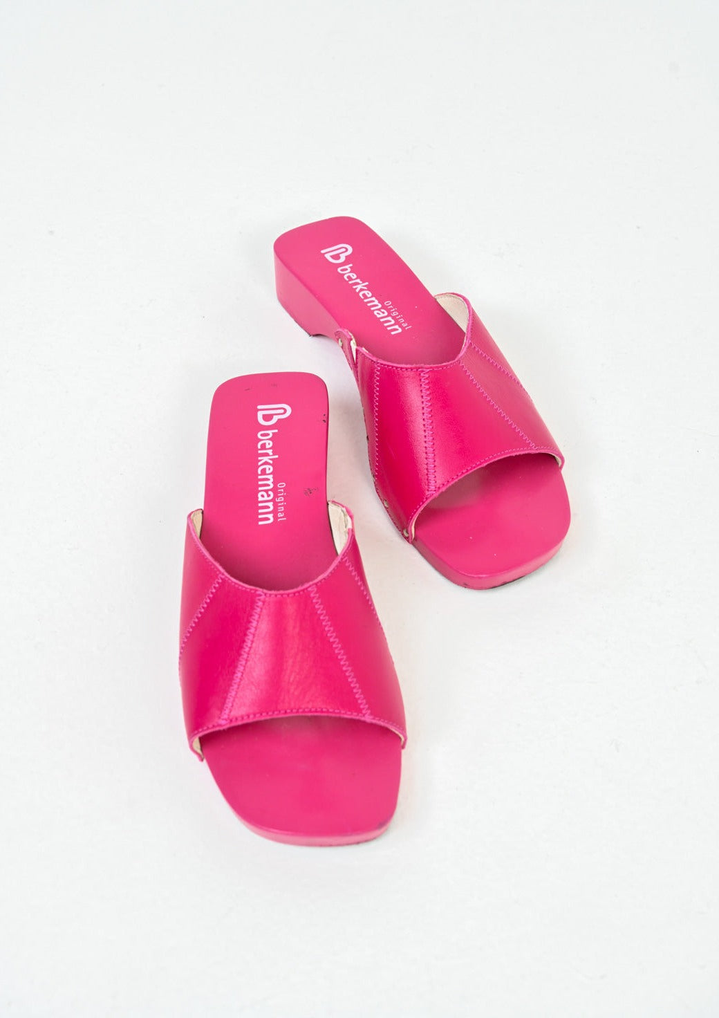 Fuchsia Slides (8.5-9)