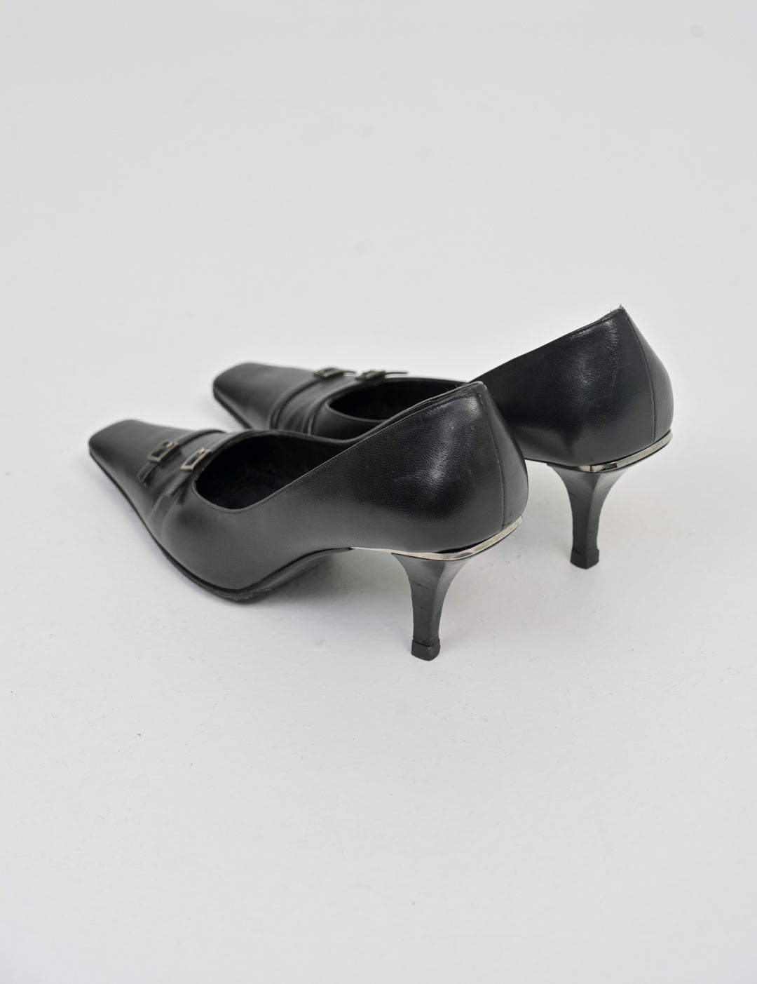 Gucci Leather Buckle Pumps (38.5)