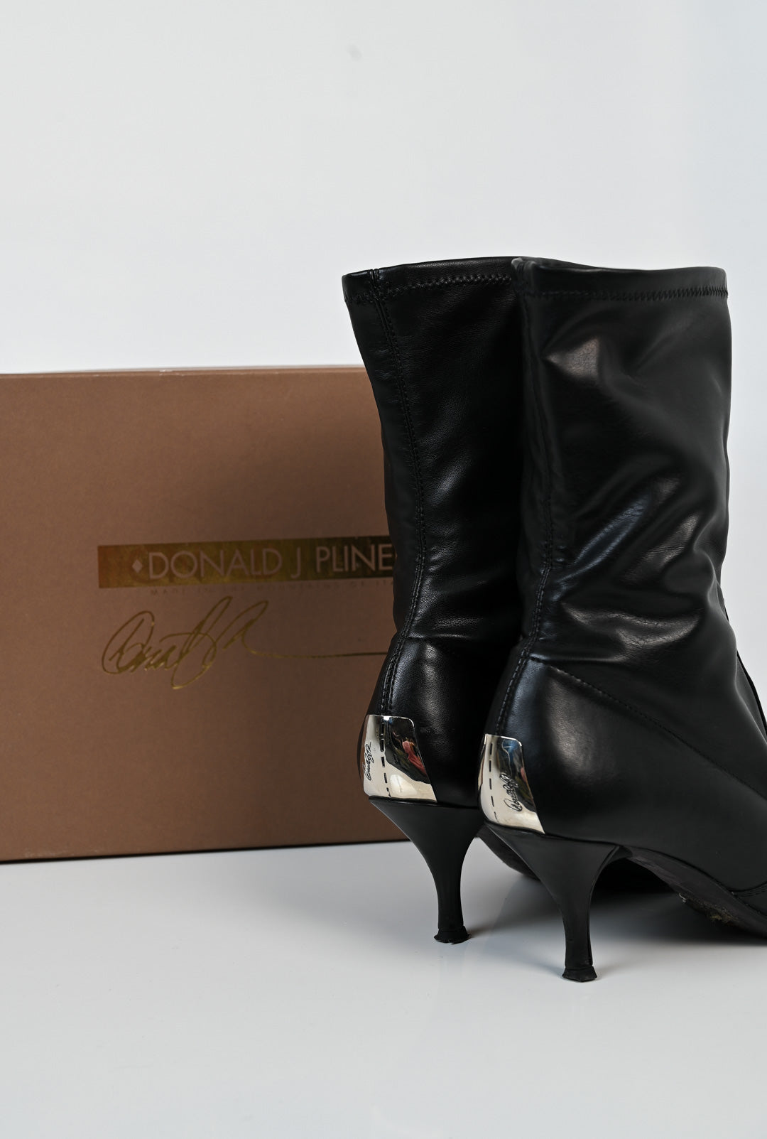 Donald J. Pliner Leather Ankle Boots (37/38)