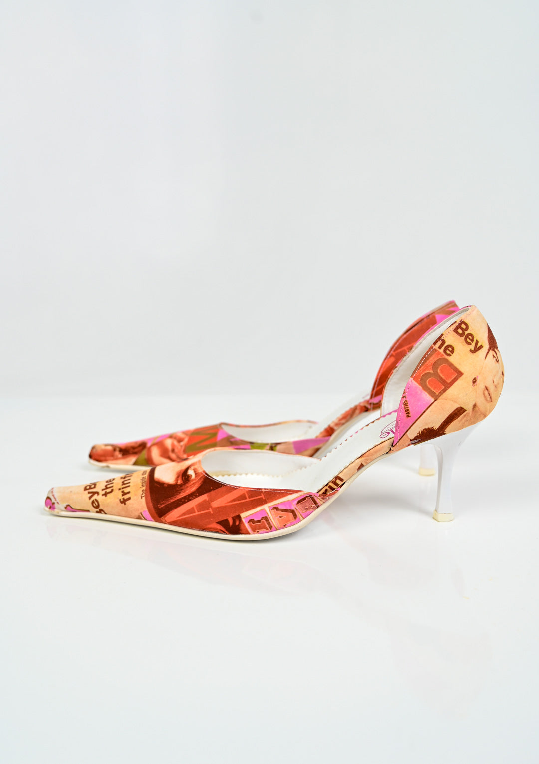 Magazine Pumps (38)