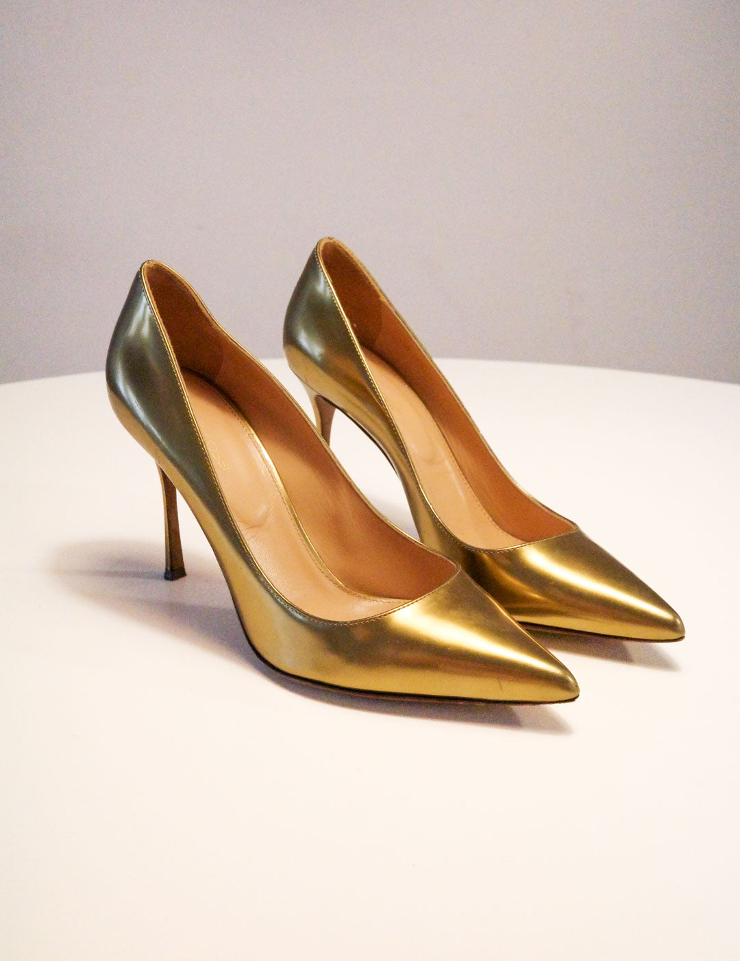 Sergio Rossi Oro Leather Pumps | 39.5