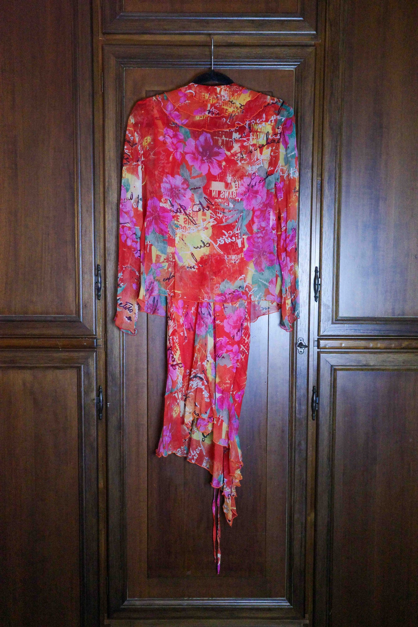 Tunnel Silk Script Set