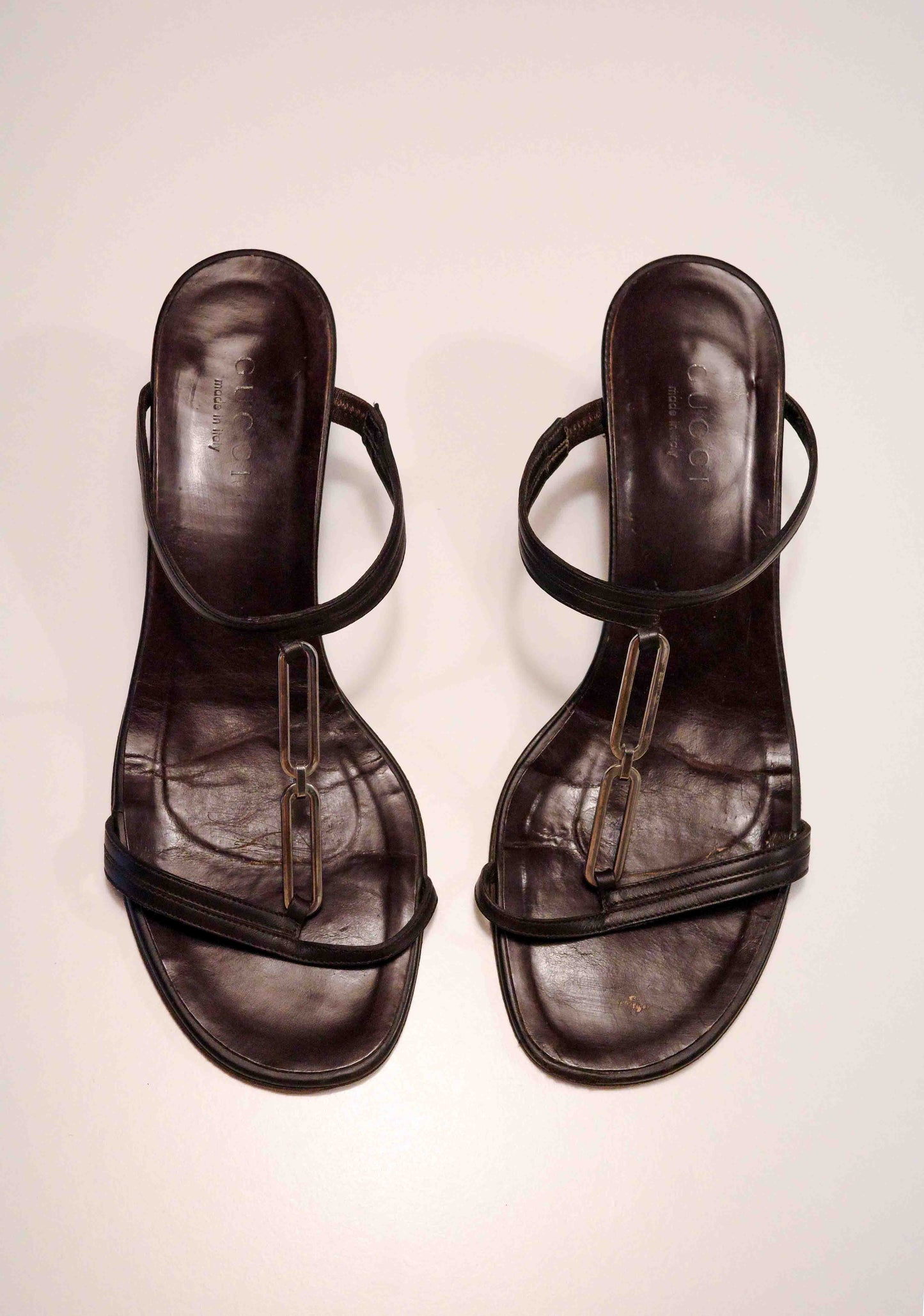 Gucci Mahogany Link Leather Sandals | 40