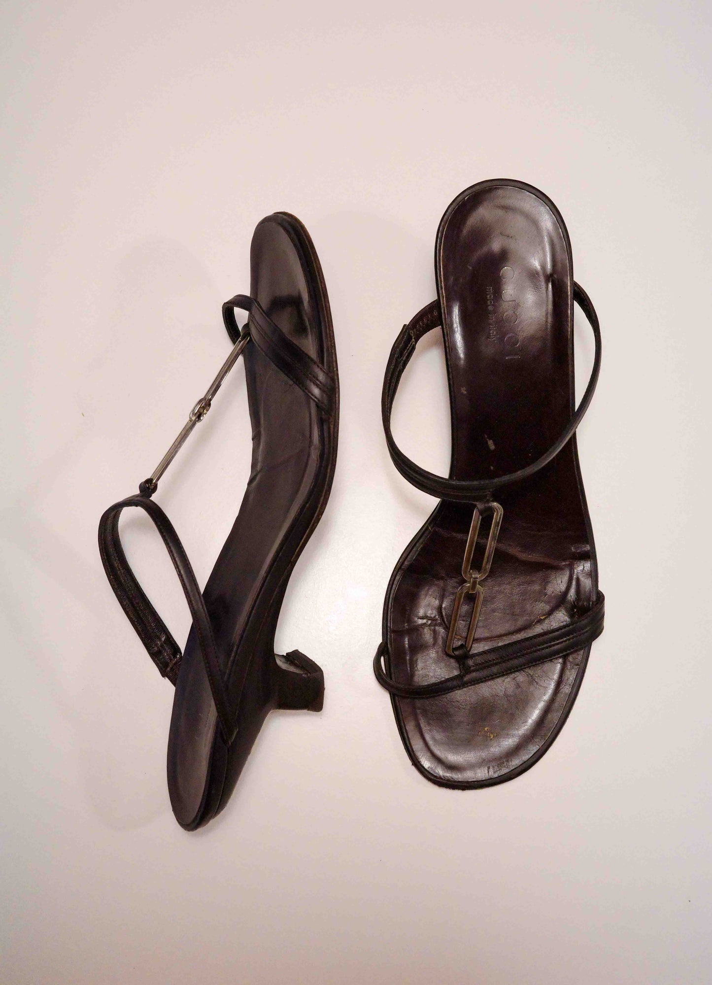 Gucci Mahogany Link Leather Sandals | 40
