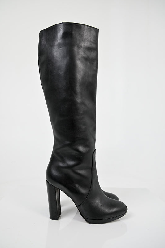 Raven Leather Pull-On Boots (40)