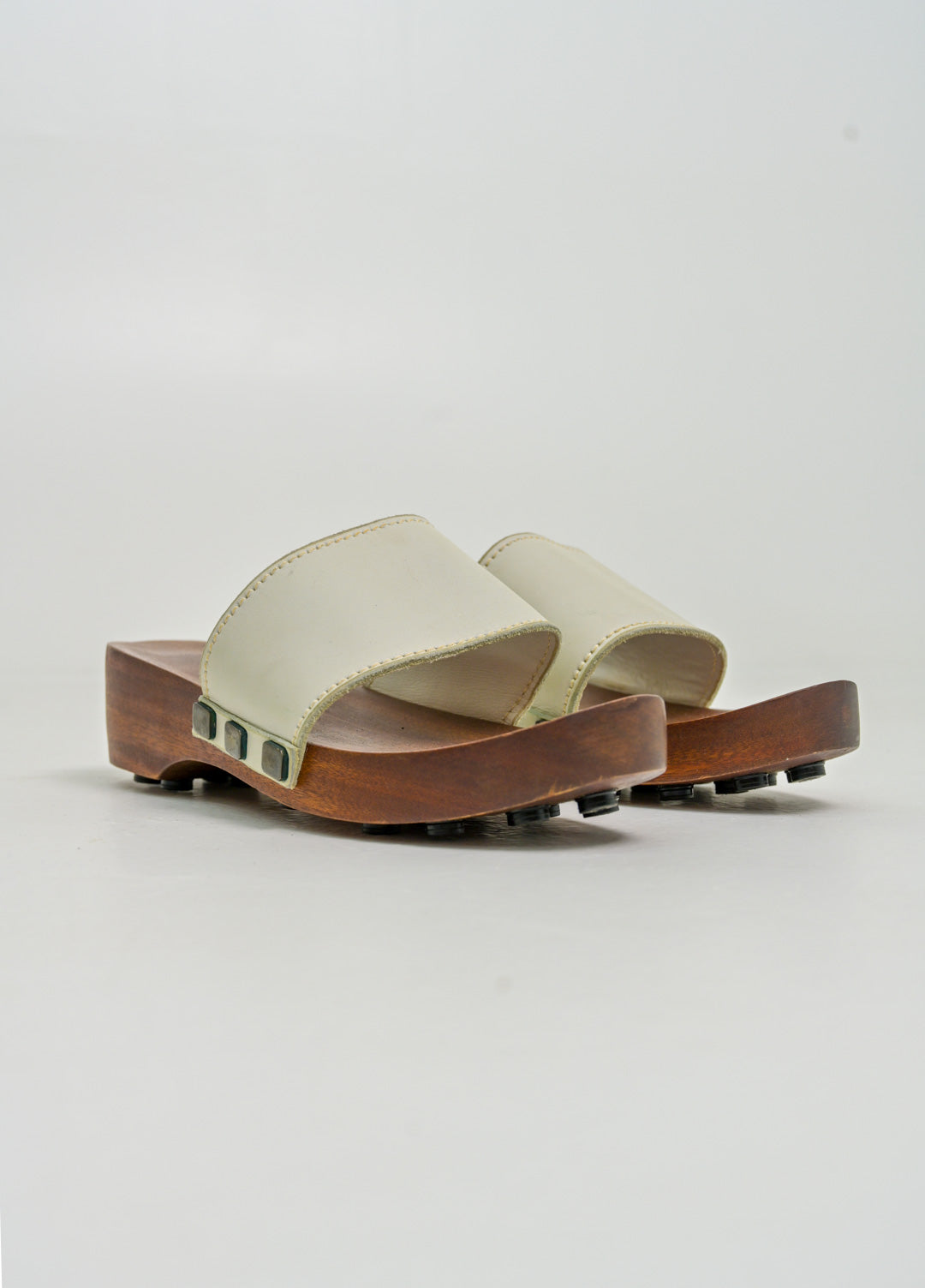 Leather Milky Clog Sandals (40)